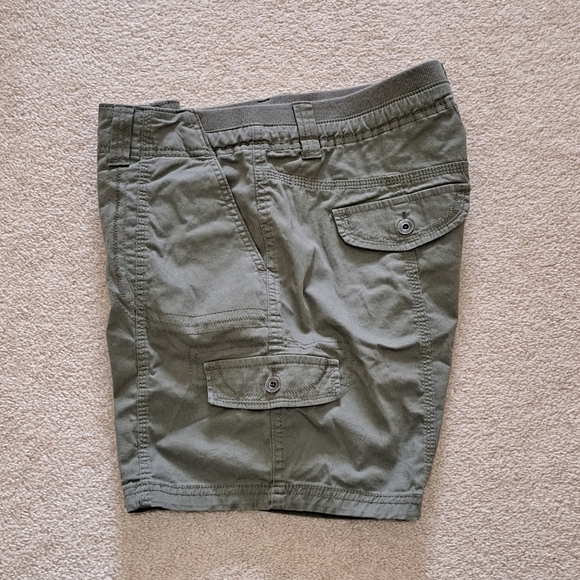 Style & Co. Green Cargo Shorts Women's 14 Petite Cotton Blend Casual Shorts - Picture 8 of 8